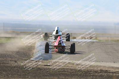 media/Oct-26-2025-CalClub SCCA (Sun) [[8ce1e69566]]/Group 6/Grapevine/